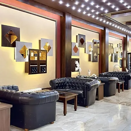 Platinum And Casino Готель