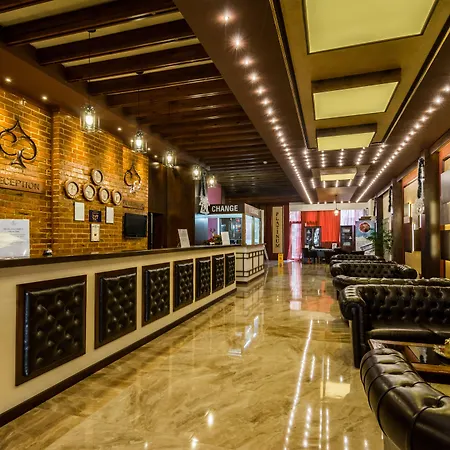 Готель Platinum And Casino 4*