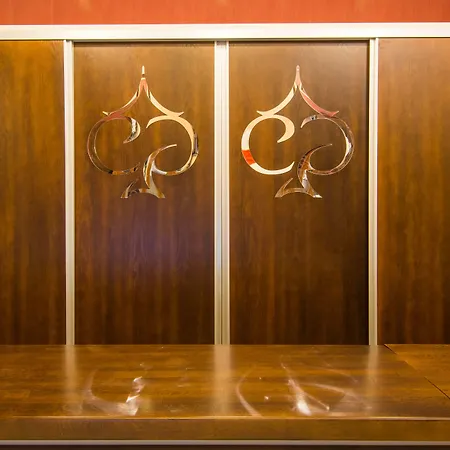 Platinum And Casino Готель Бансько