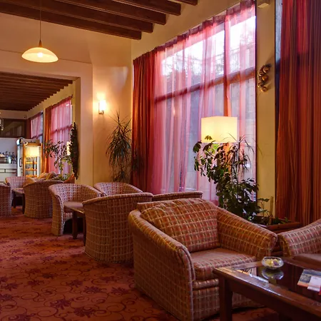 Отель Platinum And Casino