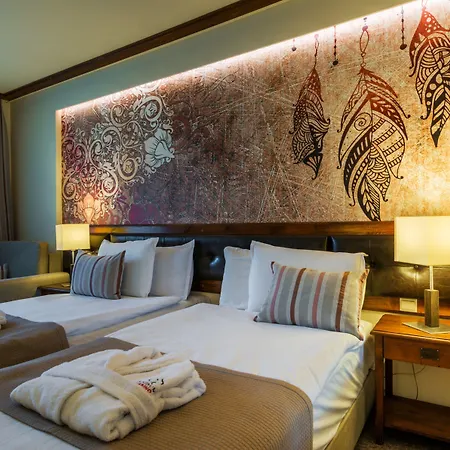 Platinum And Casino Бансько