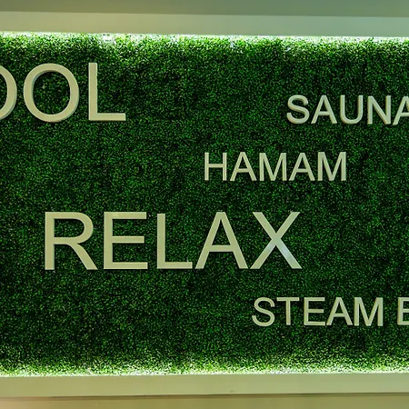 Platinum And Casino Готель 4*