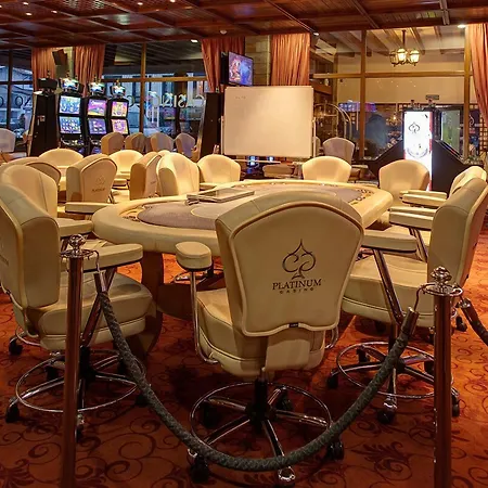 Отель Platinum And Casino 4*