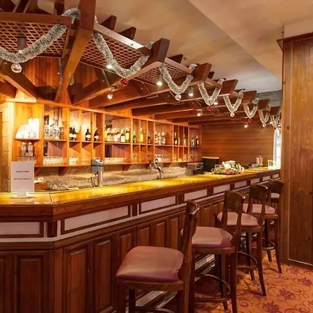 Platinum And Casino Отель 4*